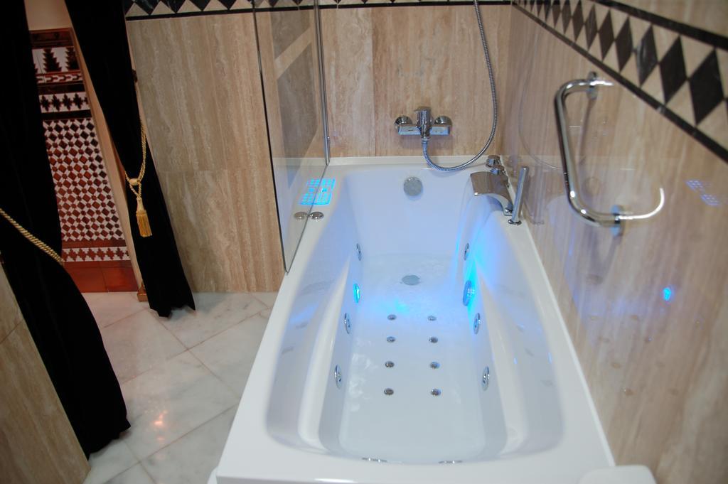 Luxury Apartment Plus Ultra Seville Exterior photo